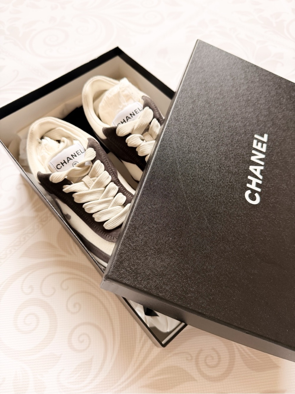 CHANEL Black and Cream Low-Top Men’s Sneakers - Picture 10 of 10
